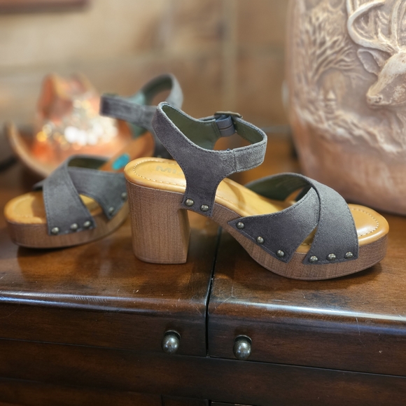 Olive Green Platform Clog Sandals - Picture 4 of 7